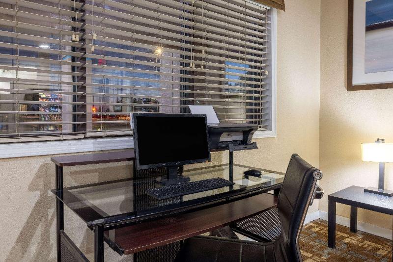 هتل Days Inn By Wyndham Roswell
