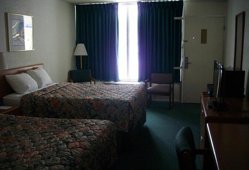Отель Macomb Inn