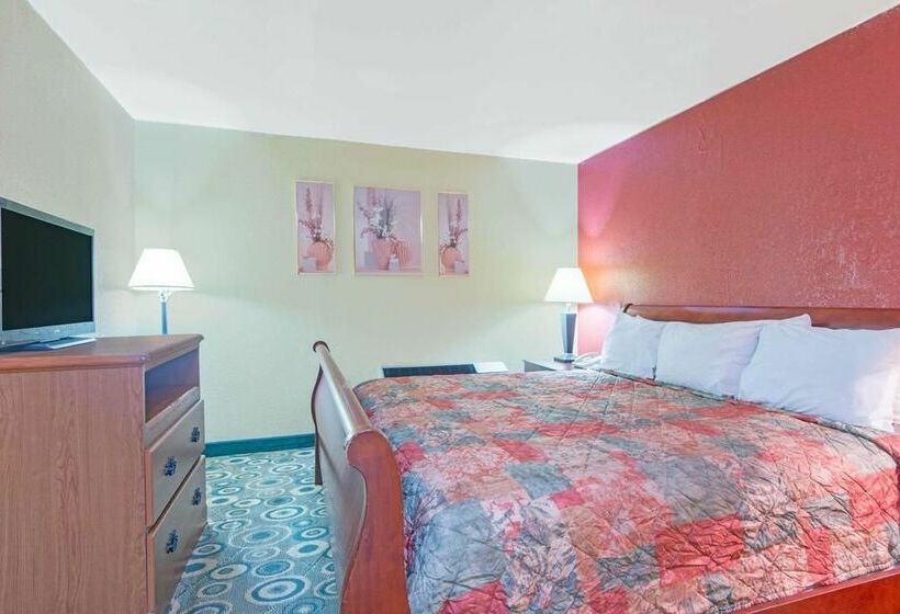 Отель Days Inn By Wyndham Opelika