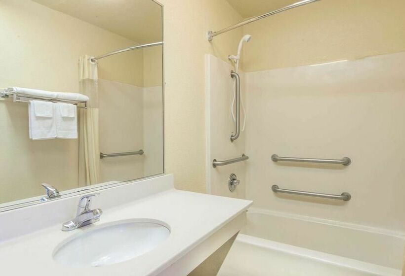 בית מלון כפרי Days Inn By Wyndham Opelika