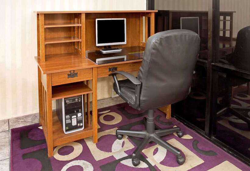 호텔 Days Inn & Suites By Wyndham Artesia