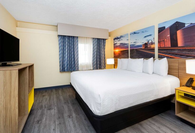 هتل Days Inn & Suites By Wyndham Clovis