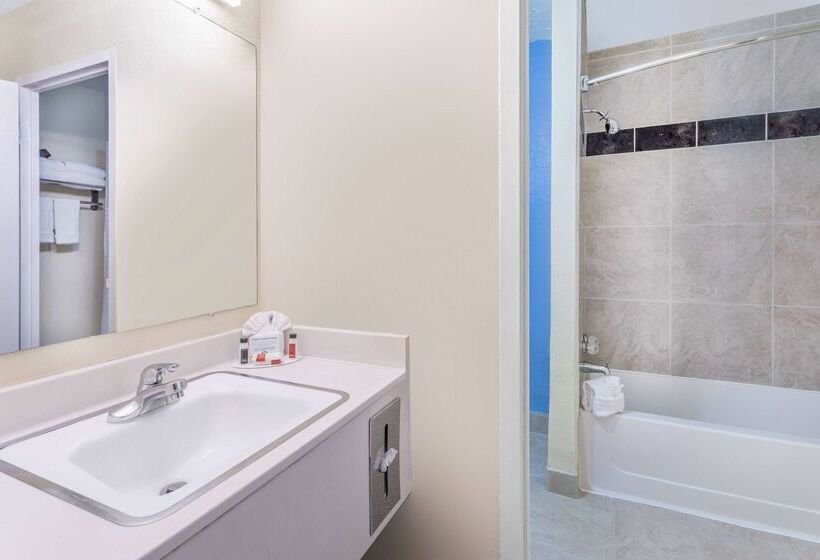 فندق Days Inn & Suites By Wyndham Clovis