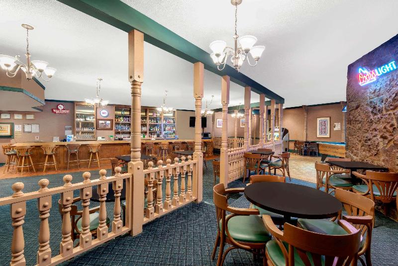 هتل Days Inn & Suites By Wyndham Clovis