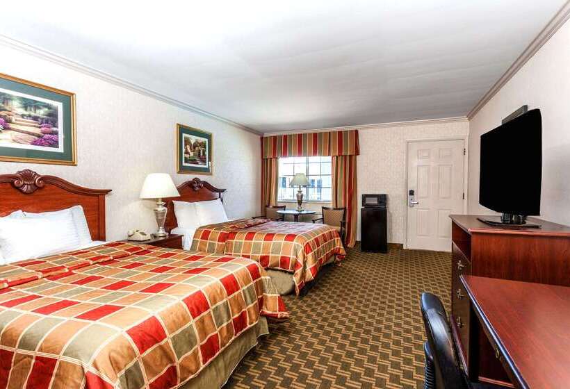 호텔 Days Inn & Suites By Wyndham Roseville/detroit Area