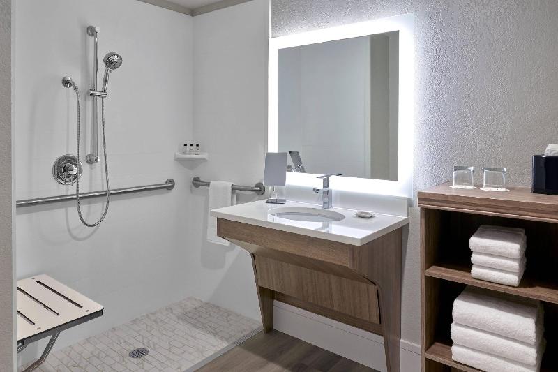 Delta Hotels By Marriott Chicago Willowbrook
