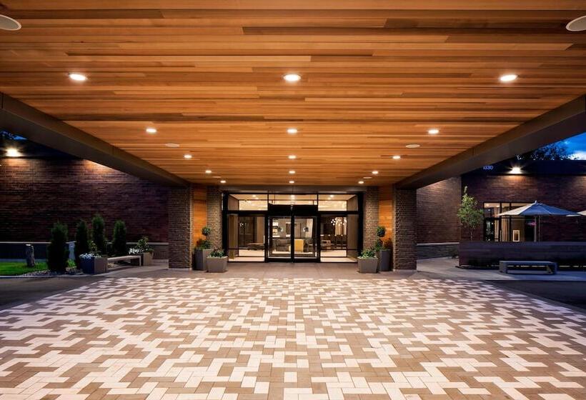 Delta Hotels By Marriott Minneapolis Northeast