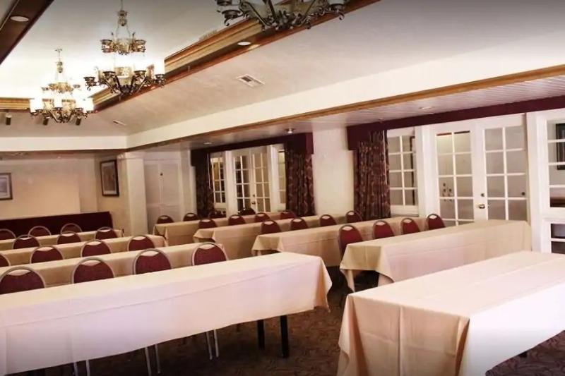 هتل Desert Garden Inn, A Trademark Collection  By Wyndham