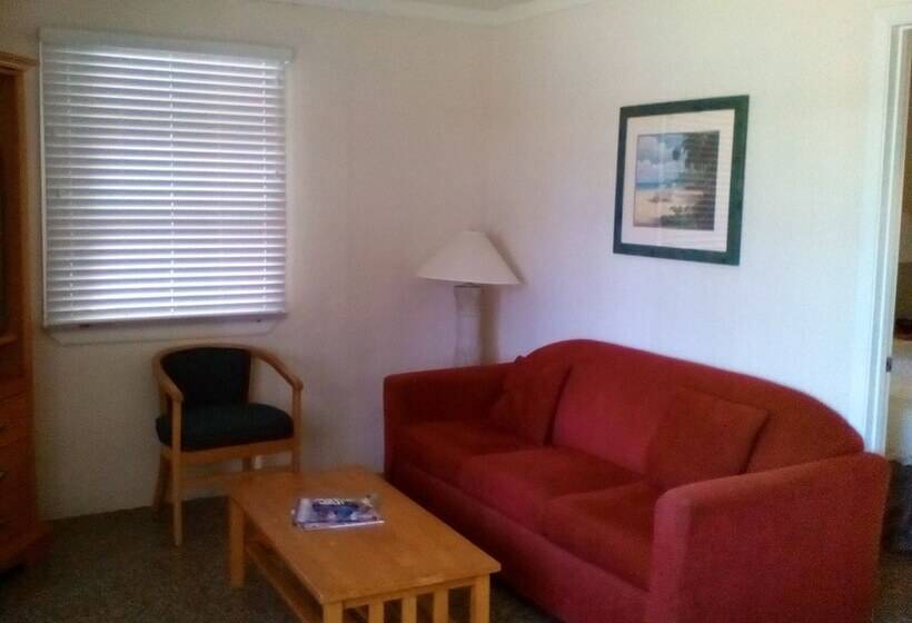 فندق Dockside Inn & Resort