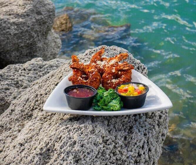 فندق Dockside Inn & Resort