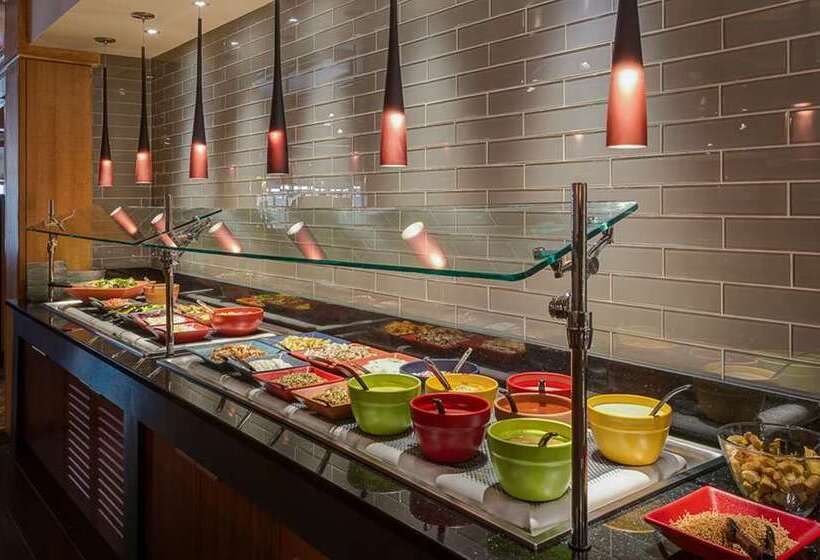 هتل Doubletree By Hilton Akron Fairlawn