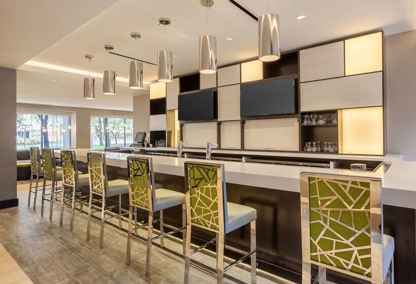Doubletree By Hilton Hotel & Suites Houston By The Galleria