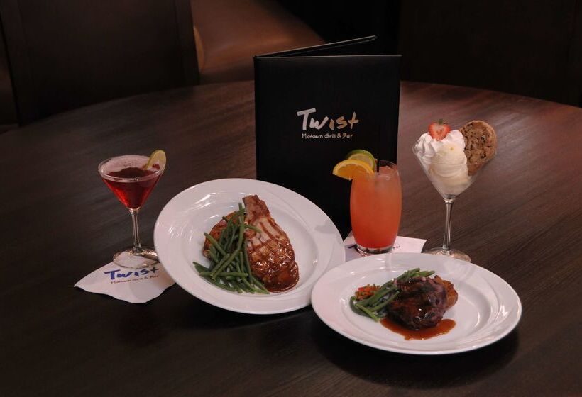 Doubletree By Hilton Hotel Decatur Riverfront