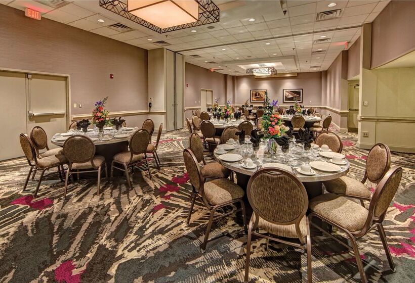 Doubletree By Hilton Hotel Decatur Riverfront