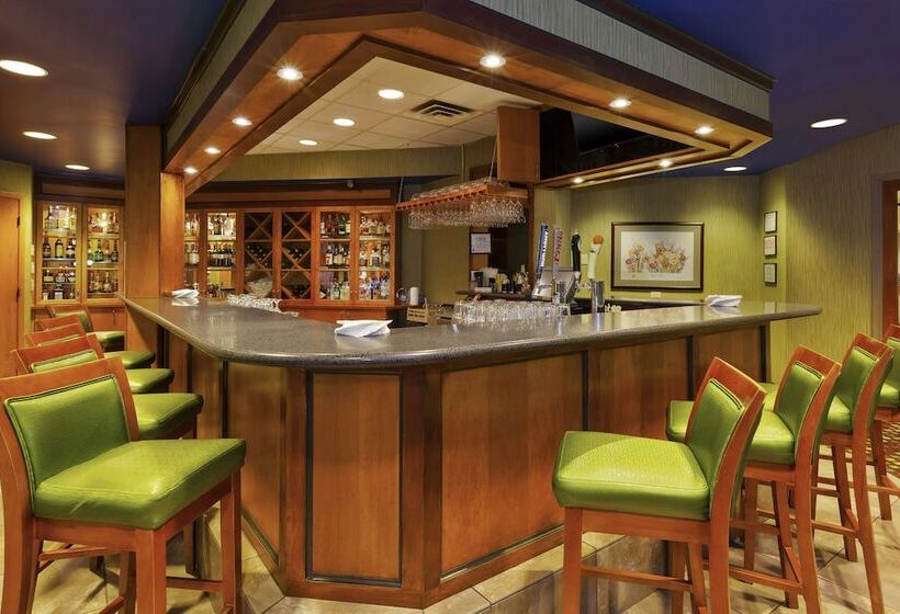 Отель Doubletree By Hilton Holland