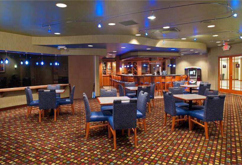 Отель Doubletree By Hilton Holland