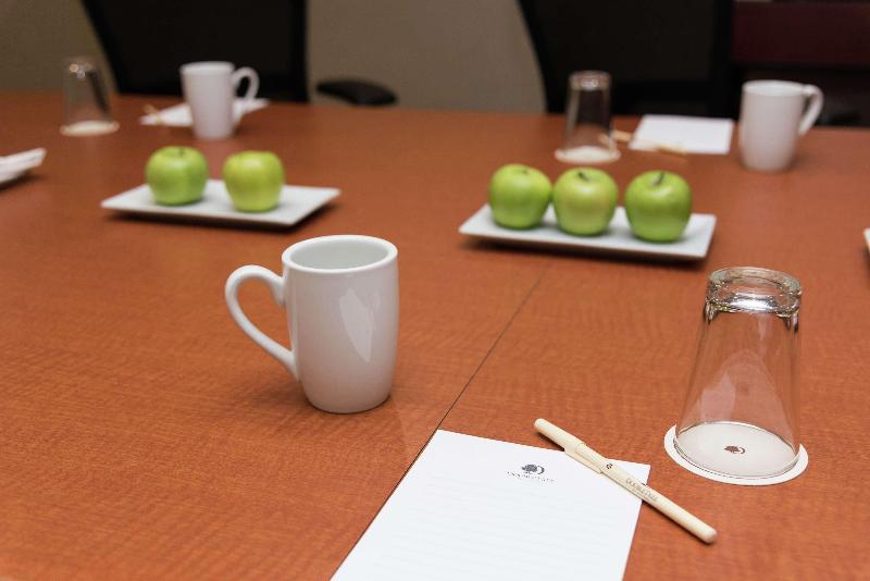 Отель Doubletree By Hilton Holland