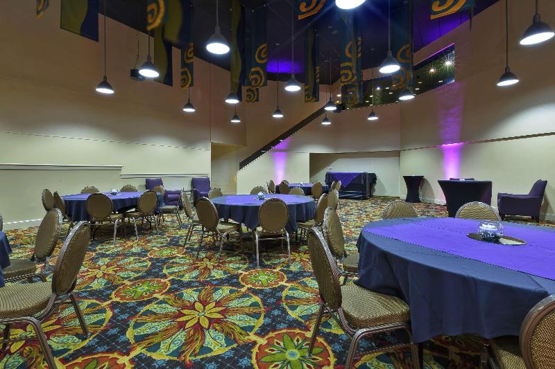 Отель Doubletree By Hilton Holland