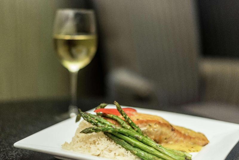 Отель Doubletree By Hilton Holland