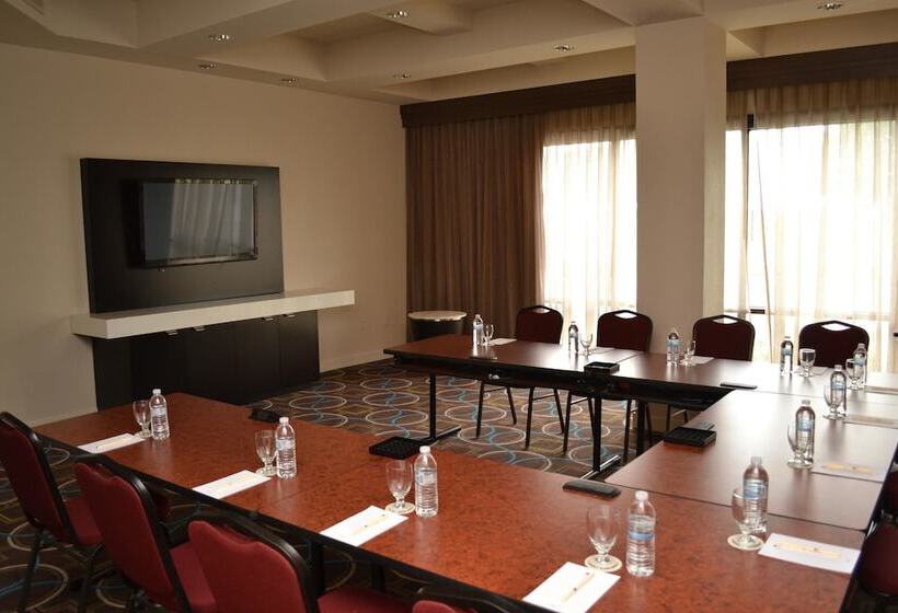 هتل Doubletree By Hilton Houston Hobby Airport