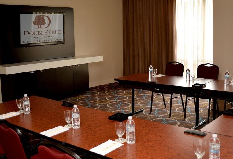 בית מלון כפרי Doubletree By Hilton Houston Hobby Airport