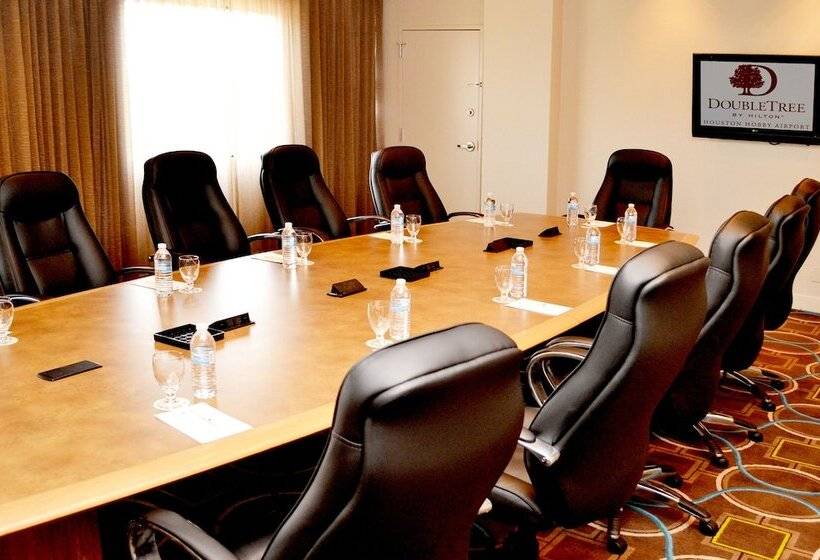 فندق Doubletree By Hilton Houston Hobby Airport