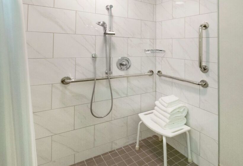 호텔 Doubletree By Hilton Jamestown