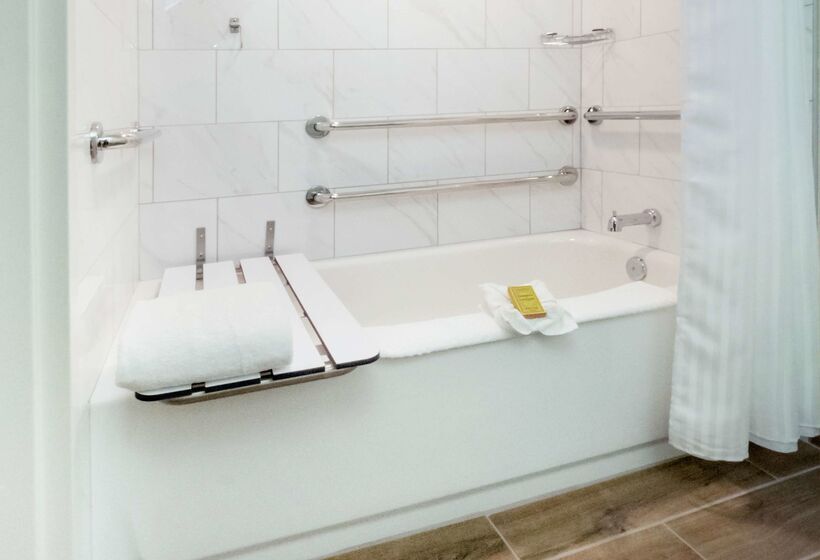 호텔 Doubletree By Hilton Jamestown