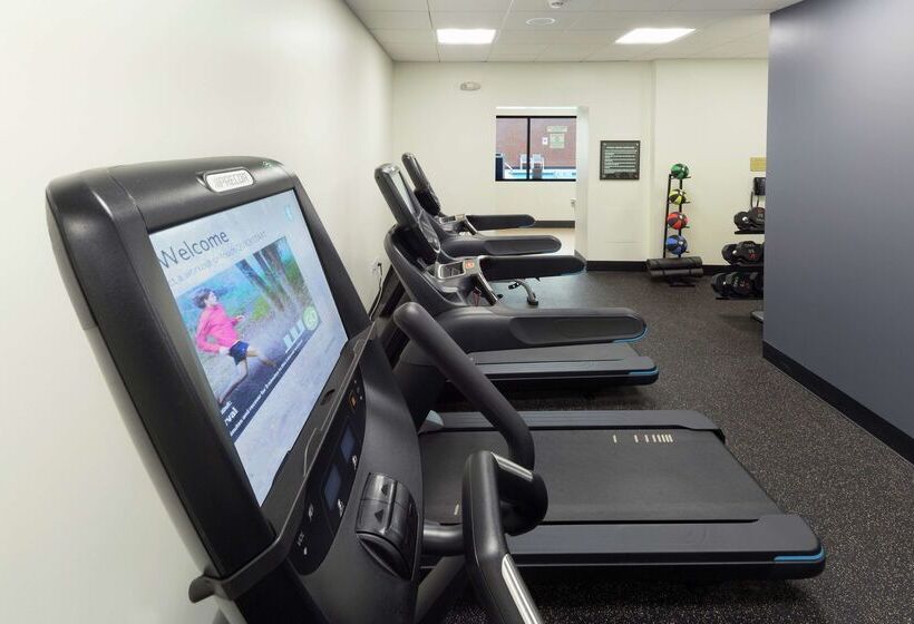 فندق Doubletree By Hilton Jamestown