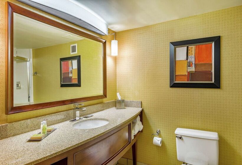 Doubletree By Hilton Hotel Johnson City
