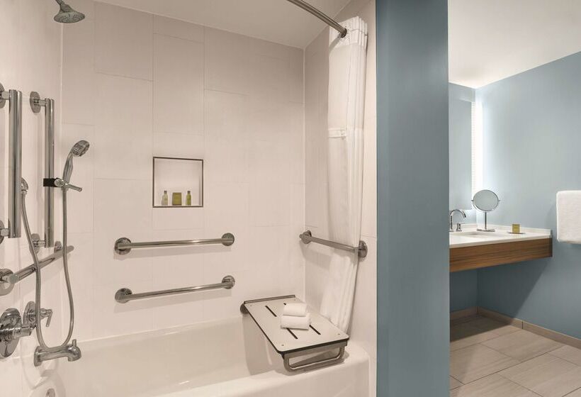 בית מלון כפרי Doubletree By Hilton Tampa Rocky Point Waterfront