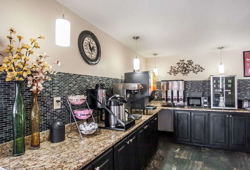 فندق Econo Lodge Inn And Suites   Jackson