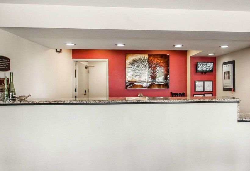 فندق Econo Lodge Inn And Suites   Jackson