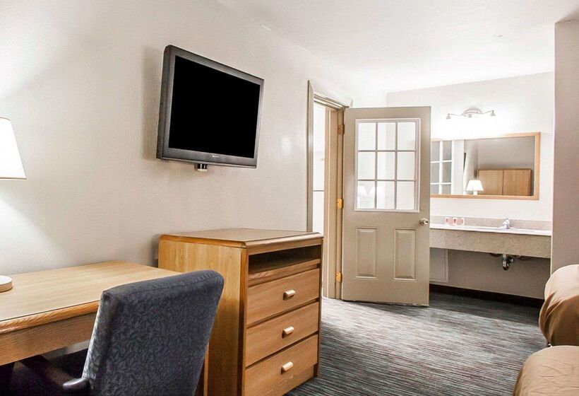 فندق Econo Lodge Inn And Suites   Jackson