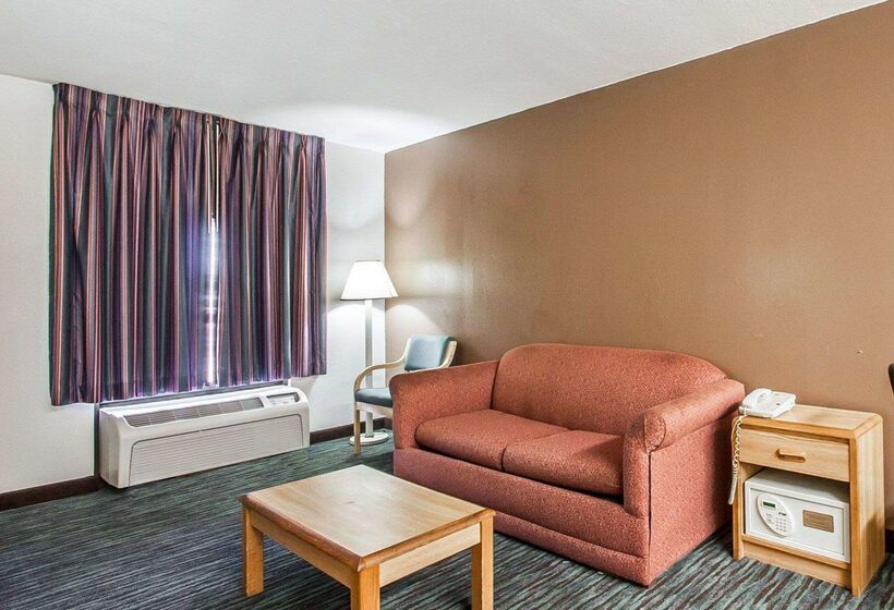 فندق Econo Lodge Inn And Suites   Jackson