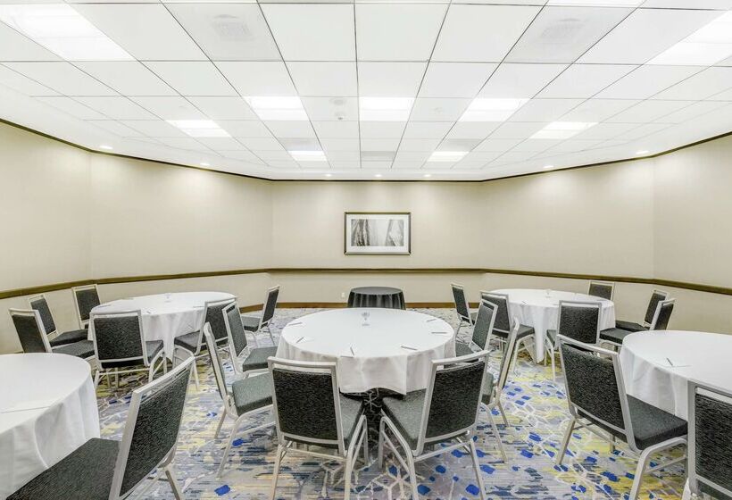 فندق Embassy Suites By Hilton Anaheim Orange