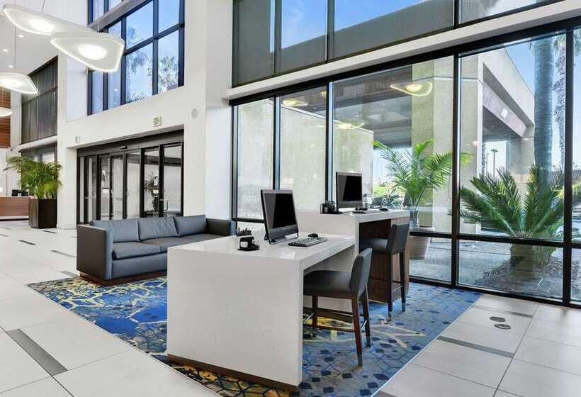 فندق Embassy Suites By Hilton Anaheim Orange