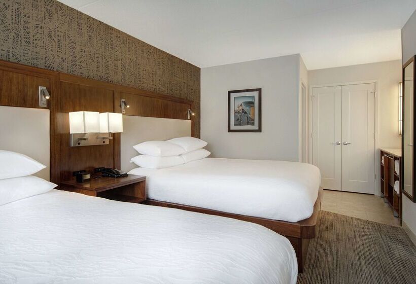 فندق Embassy Suites By Hilton Detroit Metro Airport