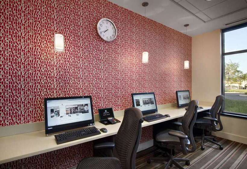 فندق Embassy Suites By Hilton Detroit Metro Airport