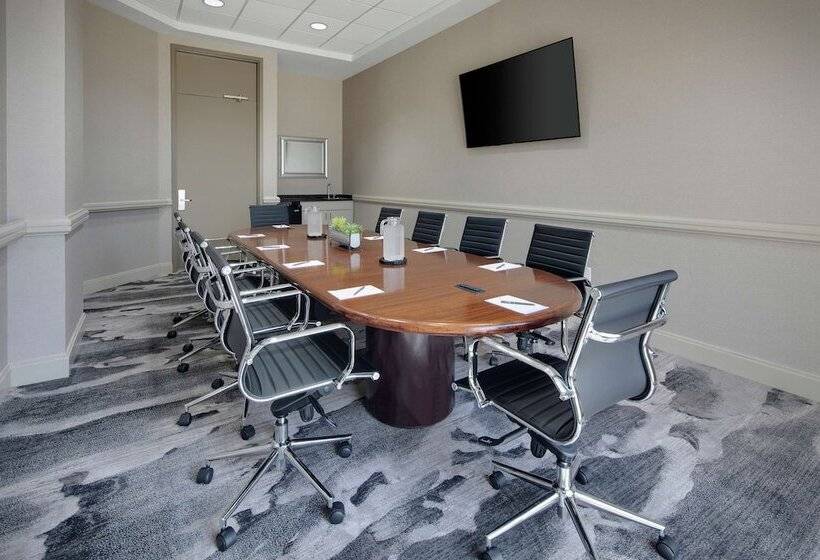 בית מלון כפרי Embassy Suites By Hilton Detroit Troy Auburn Hills