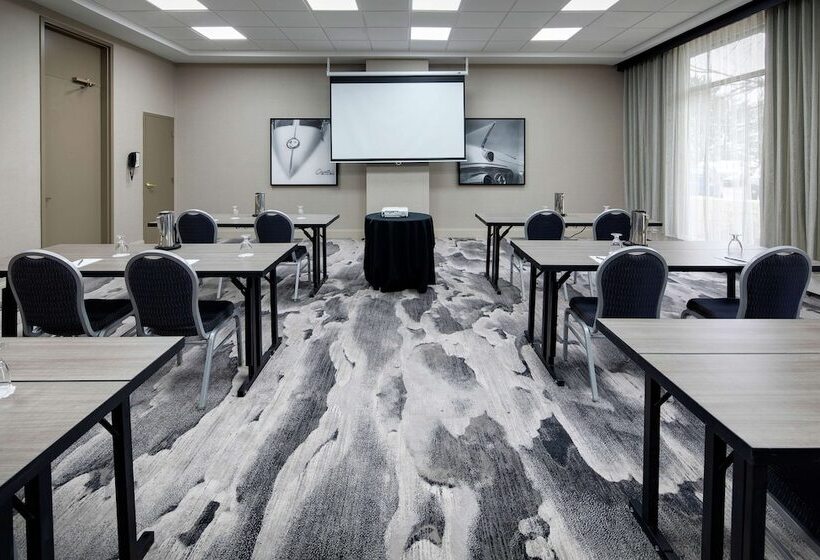 호텔 Embassy Suites By Hilton Detroit Troy Auburn Hills