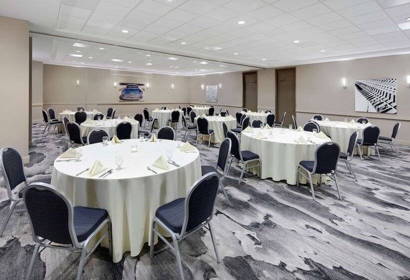 בית מלון כפרי Embassy Suites By Hilton Detroit Troy Auburn Hills