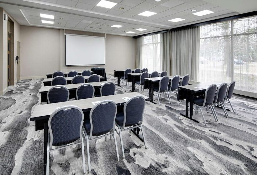 בית מלון כפרי Embassy Suites By Hilton Detroit Troy Auburn Hills