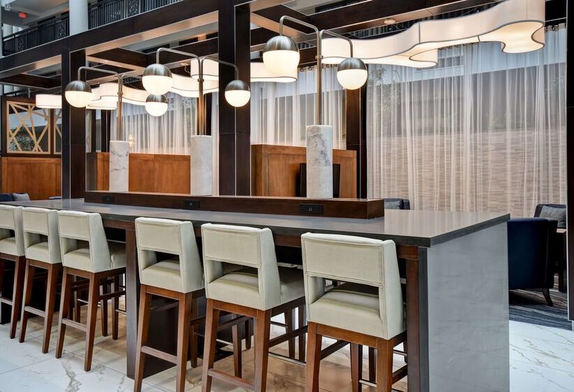 호텔 Embassy Suites Syracuse