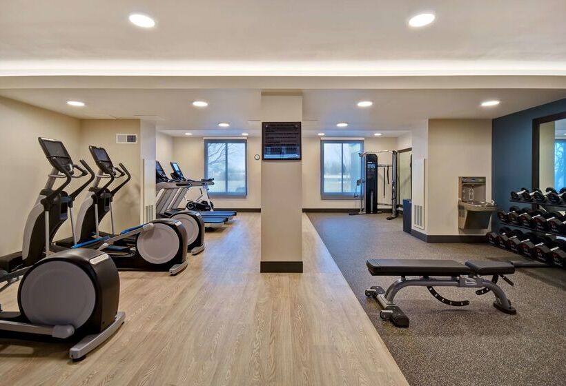 호텔 Embassy Suites Syracuse