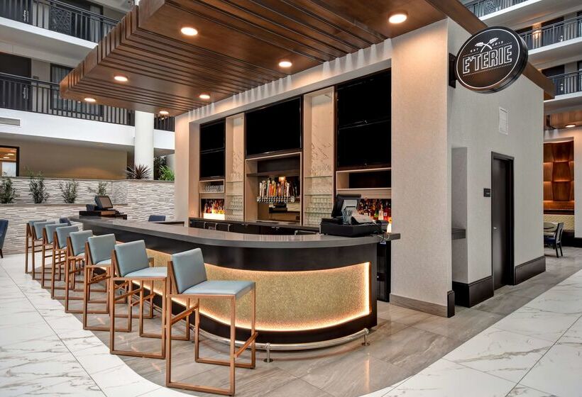 호텔 Embassy Suites Syracuse