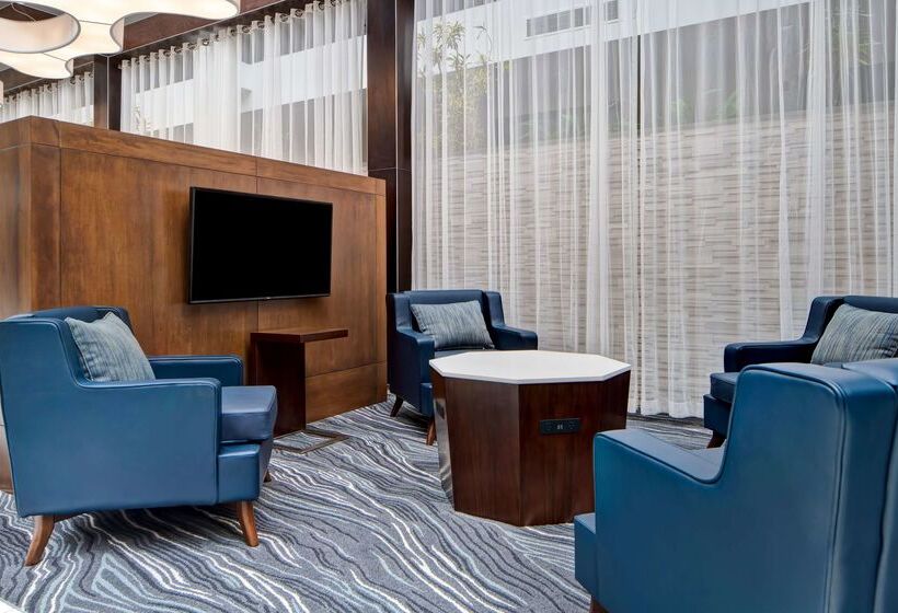 호텔 Embassy Suites Syracuse