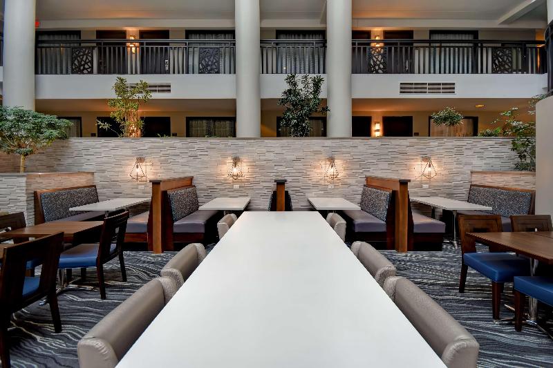 호텔 Embassy Suites Syracuse