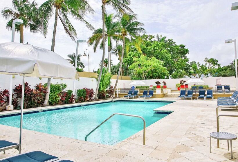 هتل Galleryone Doubletree Hilton Gc Turtle Cove