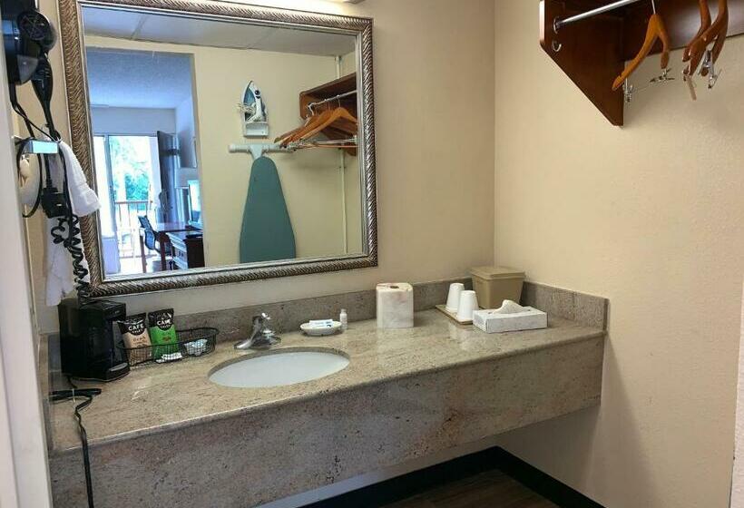 هتل The Garden Plaza